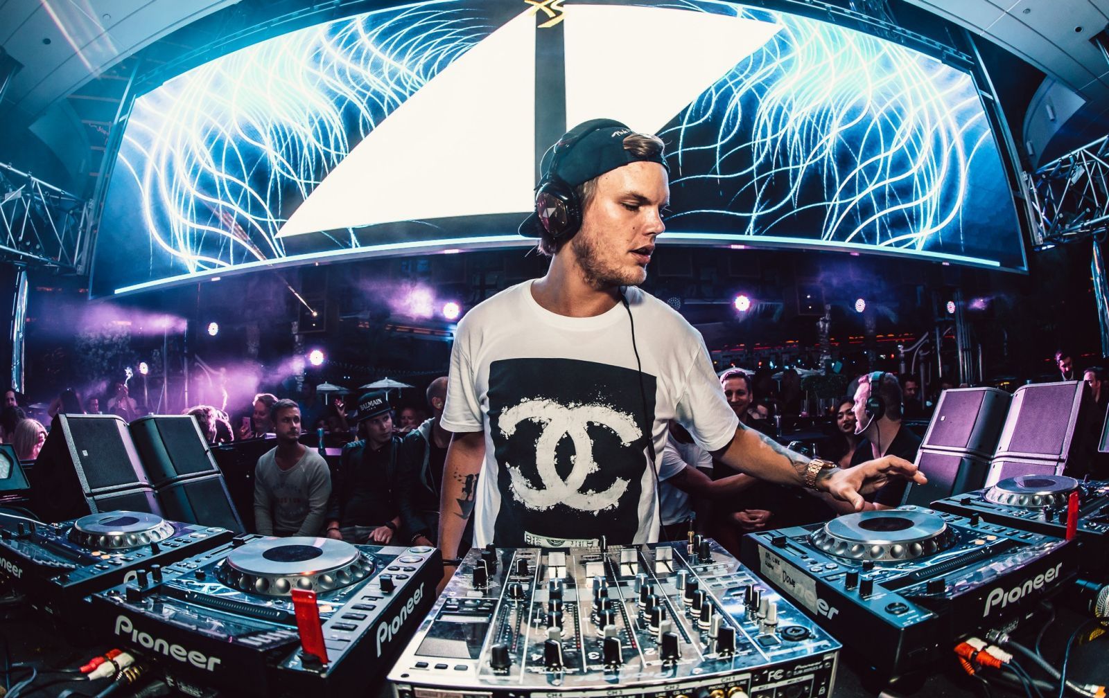 Dj avicii фото